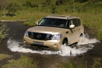 Картинка nissan patrol y62 автомобили datsun внедорожник вода в движении