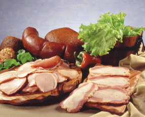 Картинка еда колбасные изделия мясо колбаса балык буженина перец
