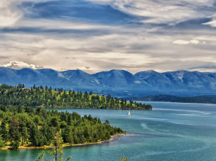 Картинка flathead lake montana природа реки озера монтана озеро пейзаж яхта горы деревья