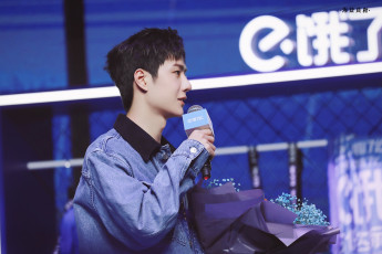 обоя мужчины, wang yi bo, ван, ибо, микрофон, цветы, куртка