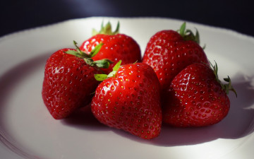 Картинка еда клубника +земляника ягоды спелая