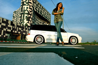 Картинка автомобили авто девушками девушки и