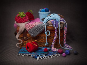 Картинка разное ремесла поделки рукоделие нитки пряжа мулине спицы шкатулка чепчики шапочки