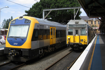 Картинка техника электрички рельсы локомотивы перрон