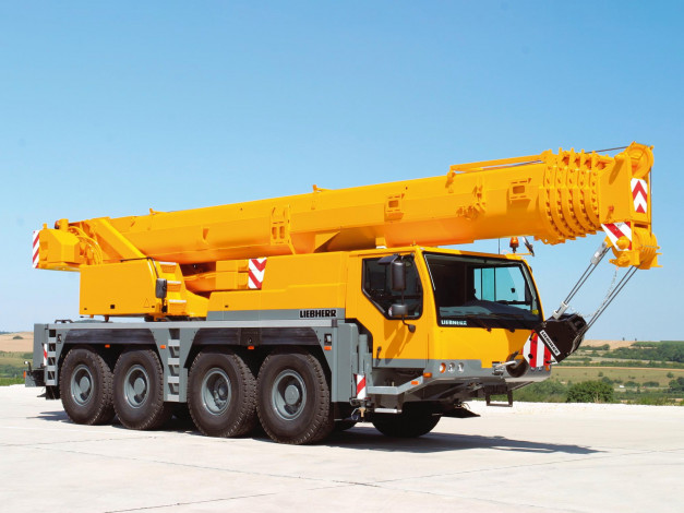 Обои картинки фото техника, краны, желтый, 1070-4-2, liebherr, ltm