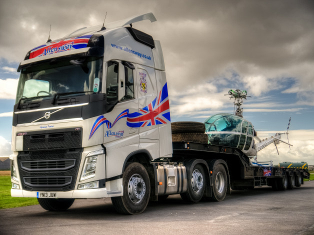 Обои картинки фото автомобили, volvo trucks, вертолёт, платформа, тягач