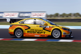 Картинка спорт автоспорт трасса скорость гонки vesta lada 2015г wtcc