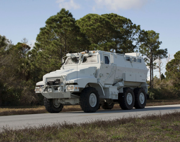 Обои картинки фото техника, военная техника, bae, caiman, military, transporter