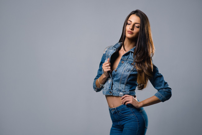 Обои картинки фото девушки, -unsort , брюнетки,  шатенки, взгляд, лицо