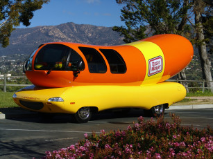 Картинка автомобили -unsort oscar mayer wienermobile