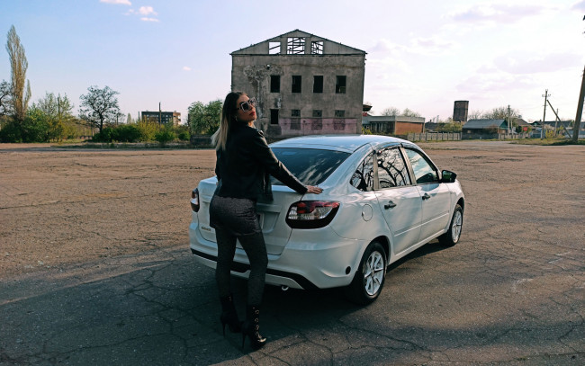 Обои картинки фото автомобили, -авто с девушками, lada, granta