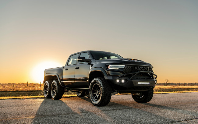 Обои картинки фото автомобили, dodge, front, black, hennessey, ram, 6x6, 2022, trx, mammoth, 1000