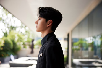 Картинка мужчины wang+yi+bo актер профиль