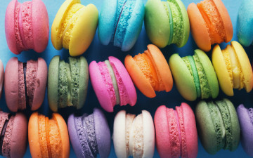 Картинка еда макаруны лакомство печенье ассорти