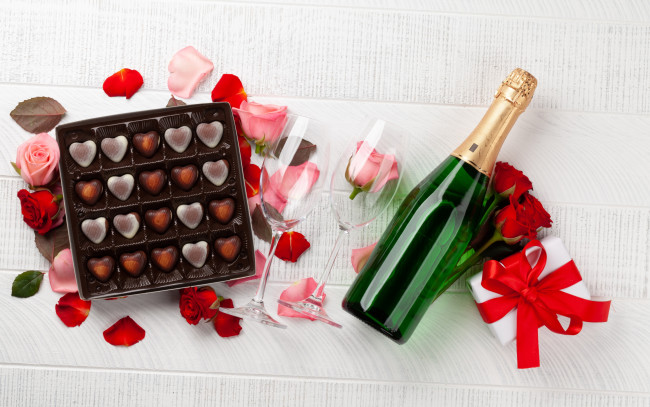 Обои картинки фото праздничные, день святого валентина,  сердечки,  любовь, любовь, цветы, лепестки