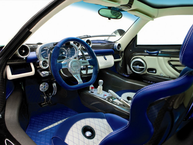 Обои картинки фото pagani, zonda, автомобили, интерьеры