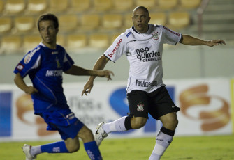 обоя ronaldo, спорт, футбол, роналдо, r9, corinthians, коринтианс, бразилец, brazil, бразилия, футболист, форвард, матч