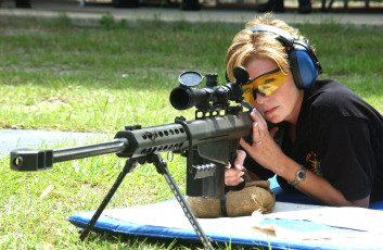 Картинка -Unsort+Девушки+с+оружием девушки unsort оружием