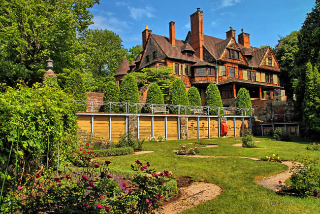 Обои картинки фото города, здания, дома, дом, забор, лето