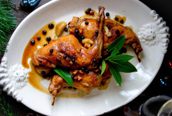 Картинка еда мясные блюда ножки лавровый лист перец