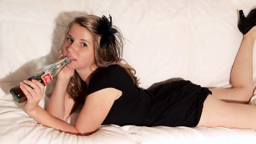 Картинка -Unsort+Блондинки девушки unsort блондинки бутылка