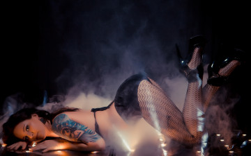 Картинка -Unsort+Брюнетки+Шатенки девушки unsort брюнетки шатенки туфли колготки дым chrissy тату