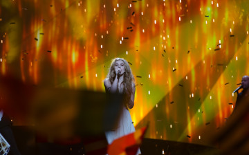обоя евровидение, музыка, певица, конфетти