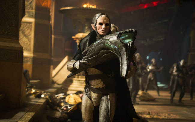 Обои картинки фото кино фильмы, thor,  the dark world, тор, царство, тьмы, дворец, асгард, эльфы, оружие