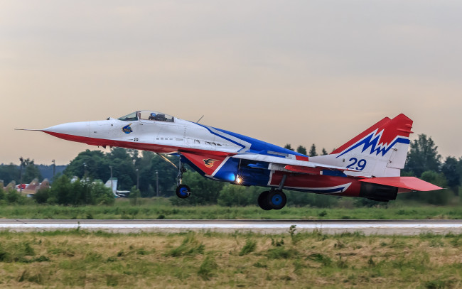 Обои картинки фото mig-29, авиация, боевые самолёты, истребитель