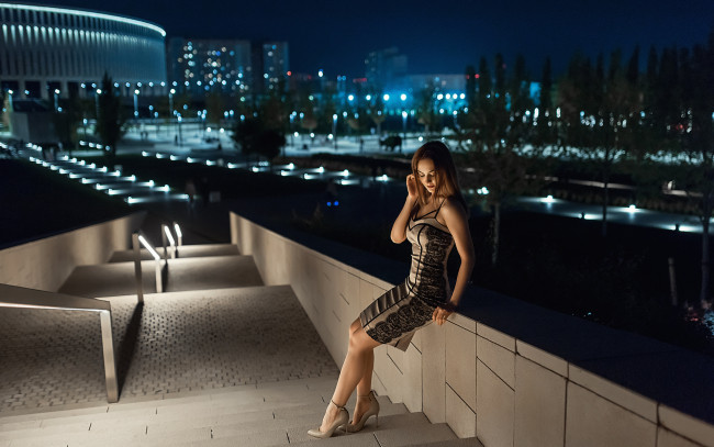 Обои картинки фото девушки, -unsort , брюнетки, темноволосые, фон, взгляд, девушка