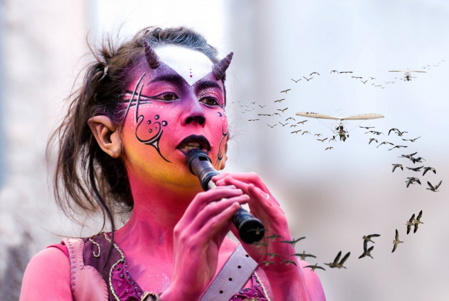 Обои картинки фото музыка, -другое, грим, флейта, девушка