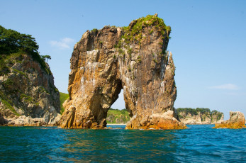 Картинка залив+петра+великого природа побережье россия скалы петра великого залив заповедник приморье