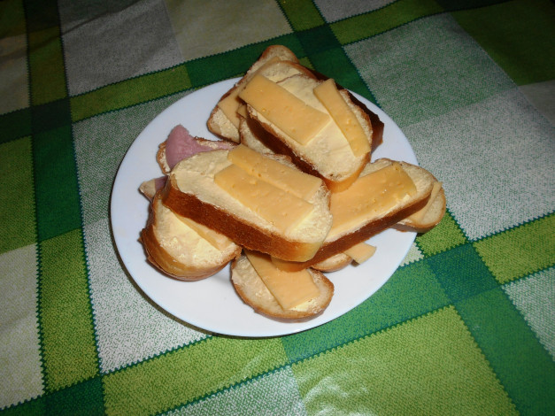 Обои картинки фото еда, бутерброды,  гамбургеры,  канапе, хлеб, сыр, колбаса