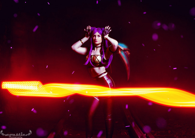 Обои картинки фото девушки, - креатив,  косплей, league, of, legends, огонь, тоннель