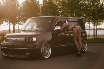 обоя девушка - girl, автомобили, -авто с девушками, девушка, женщина, шатенка, темноволосая, сексуальная, модель, звезда, позирует, разная, обувь, верхняя, стильная, одежда, нижнее, эротическое, бельё, трусы, лифчик, колготки, чулки, аксессуары, макияж, и, множество, элементов, на, фотографии