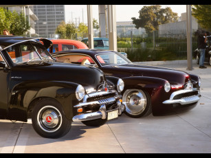 Картинка автомобили выставки уличные фото