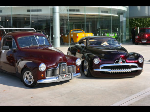 Картинка автомобили выставки уличные фото