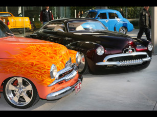 Картинка автомобили выставки уличные фото