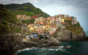 Картинка manarola cinque terre italy города амальфийское лигурийское побережье италия Чинкве-терре манарола скалы здания генуэзский залив