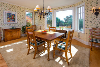 Картинка интерьер столовая стулья стол