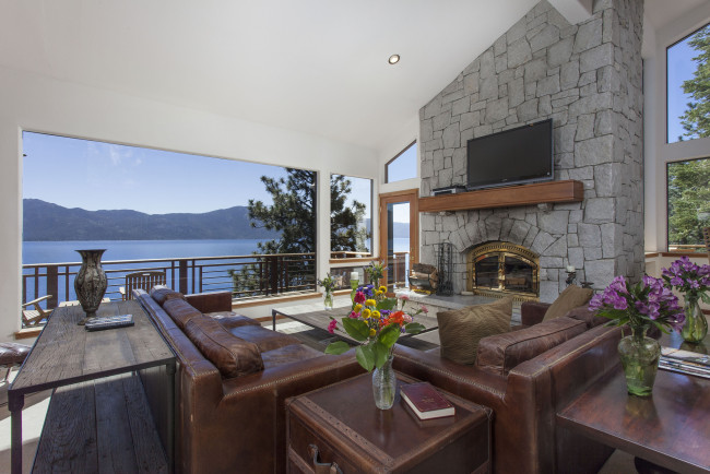 Обои картинки фото интерьер, веранды,  террасы,  балконы, диваны, камин