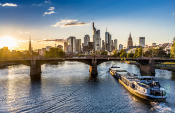 Картинка корабли баржи река мост