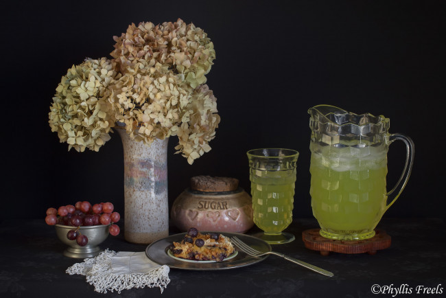 Обои картинки фото еда, напитки,  сок, цветы, натюрморт, напиток