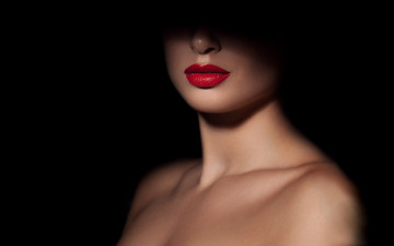 Картинка девушки -unsort+ лица +портреты темный фон крупно губы