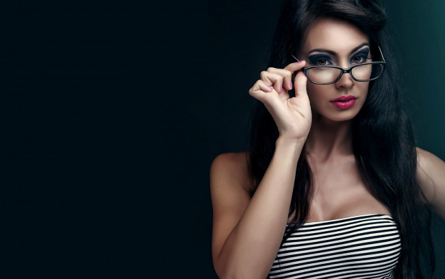 Обои картинки фото девушки, -unsort , брюнетки, темноволосые, длинные, волосы, взгляд, очки