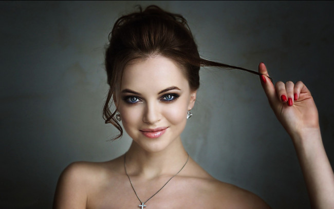 Обои картинки фото девушки, -unsort , лица,  портреты, поза, портрет, шатенка