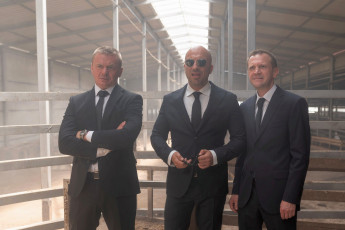 Картинка бумеранг+ +2021+ кино+фильмы бумеранг кадры из фильма комедия криминал дмитрий нагиев тимофей трибунцев владимир сычев