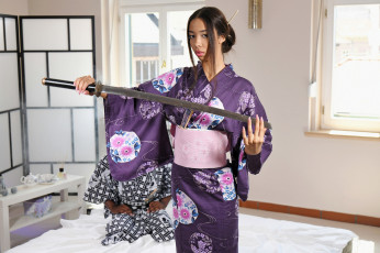 Картинка lia+lin девушки -+девушки+с+оружием lia lin