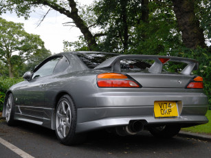 Картинка автомобили nissan datsun