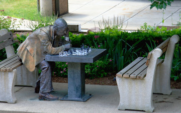 Картинка города памятники скульптуры арт объекты скульптура скамейка шахматы